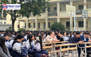 Đại diện Nhật Hàn gửi lời cảm ơn đến Ban Giám hiệu và học sinh trường THPT Chương Mỹ B.